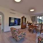 Lorenzo - Goelba Villa