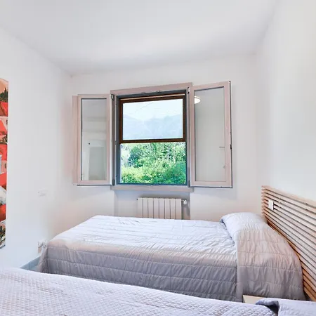 Lorenzo - Goelba Villa *