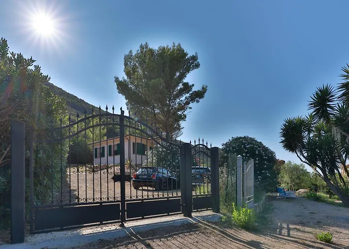 Lorenzo - Goelba Villa